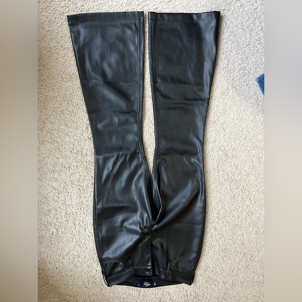 Hollister faux leather flare NEW 7R